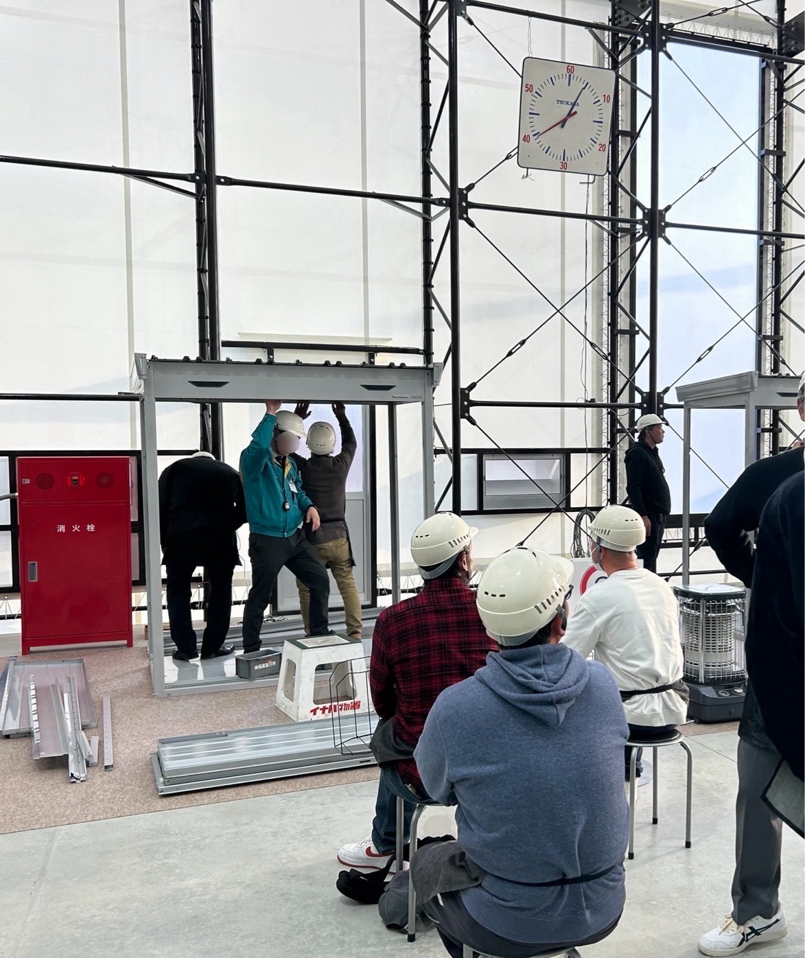 研修会で組み立てた倉庫の写真